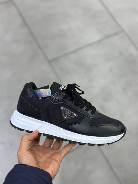 Men's Sneakers — TGu3hpAqKTw4