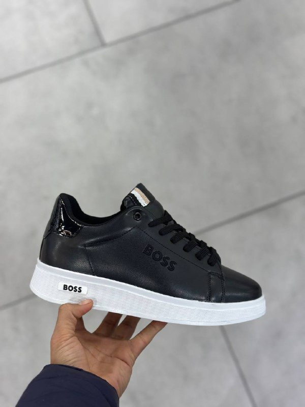 Men's Sneakers — TGu3hpAqKTw4 view