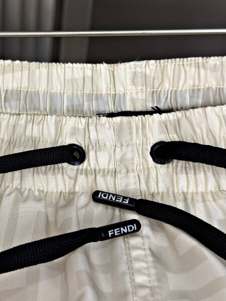 Apparel — TGu5Y7ZYX8uA view 3