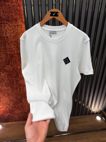 Apparel — TGuK32jSVEkq view 4