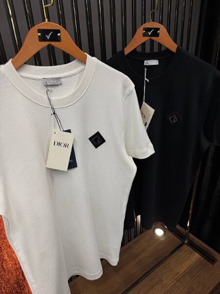 Apparel — TGuK32jSVEkq view 5
