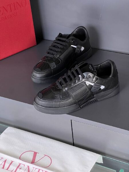 Men's Sneakers — TGuN7cbOZ5Zw view 3