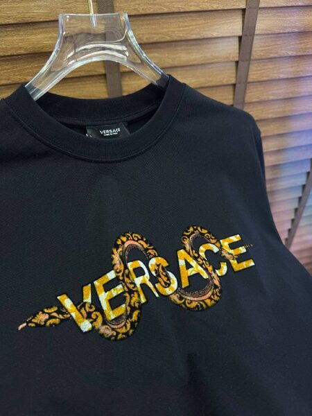 Apparel — TGufpK9YvnGK view 4