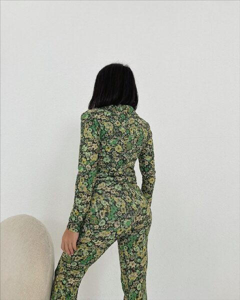 Apparel — TGujmx21p8Je view 4