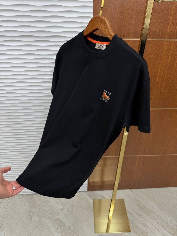 Apparel — TGujppB7otMr view