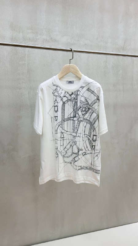 Apparel — TGuyN9q-EjhU view