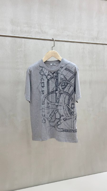 Apparel — TGuyN9q-EjhU view