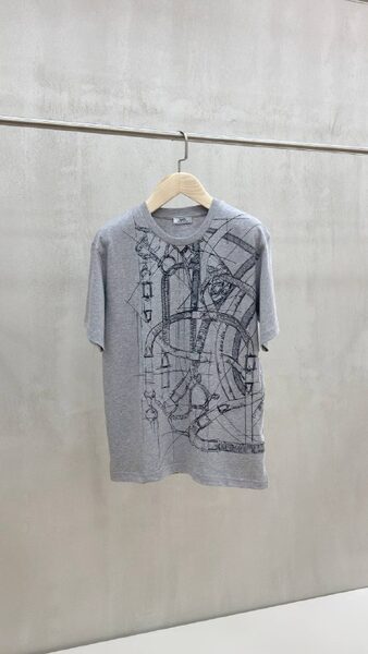 Apparel — TGuyN9q-EjhU view 4