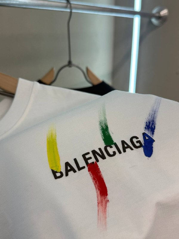 Apparel — TGuzMCQkoOPg view