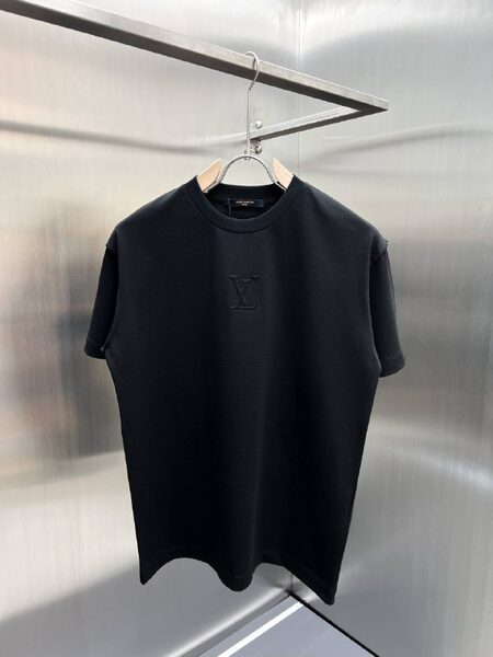 Apparel — TGv3x9ewaHkg