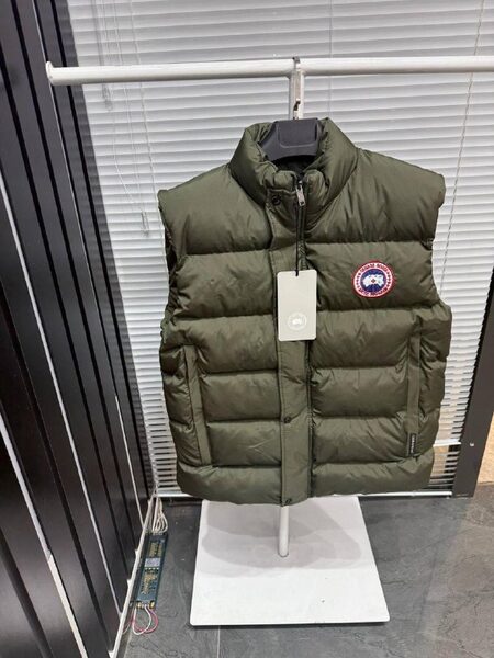 Apparel — TGv5XkyzjhFR view 2