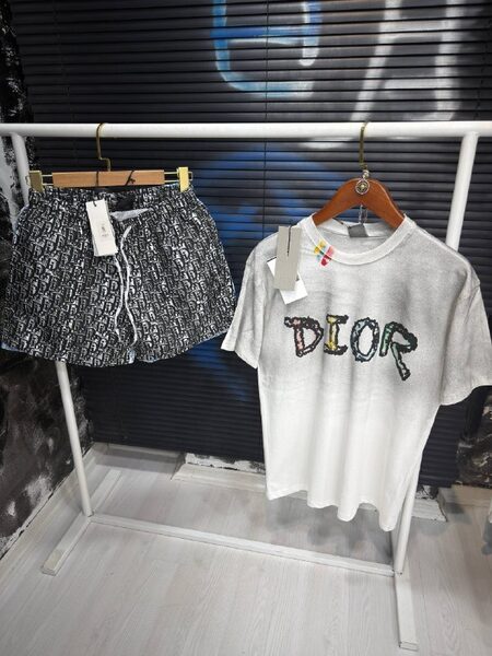 Apparel — TGvQuyHBslDv view 5