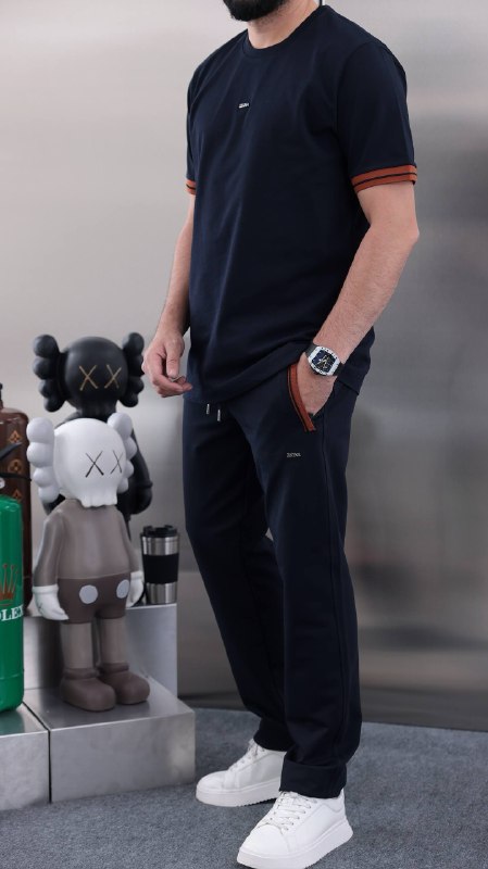Apparel — TGvRSoVObUVq view