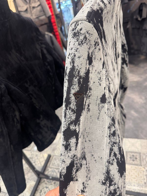 Apparel — TGvRjuU2P_fi view