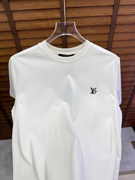 Apparel — TGvVlbxS5U3c