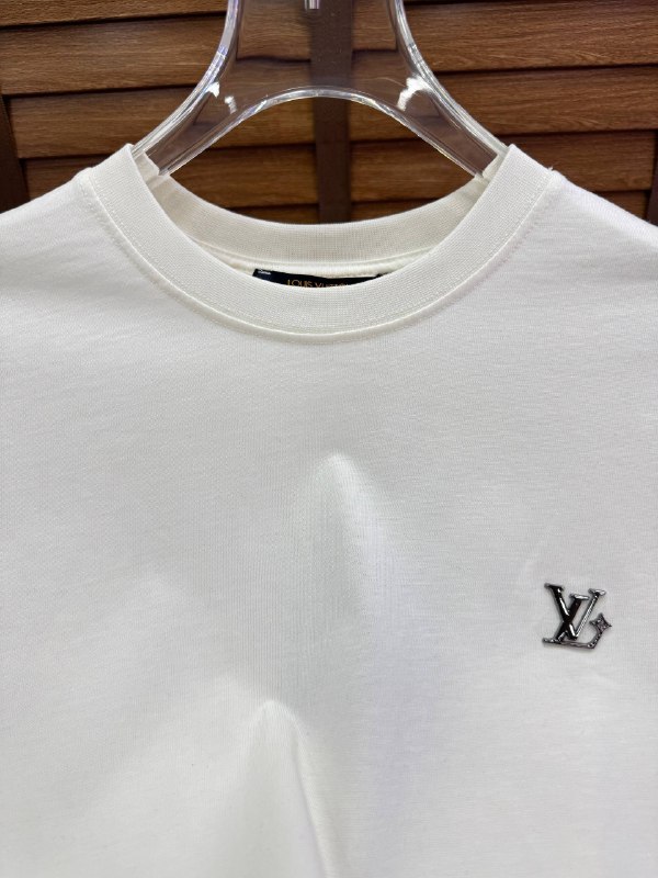 Apparel — TGvVlbxS5U3c view