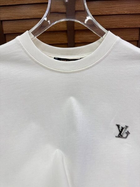 Apparel — TGvVlbxS5U3c view 2