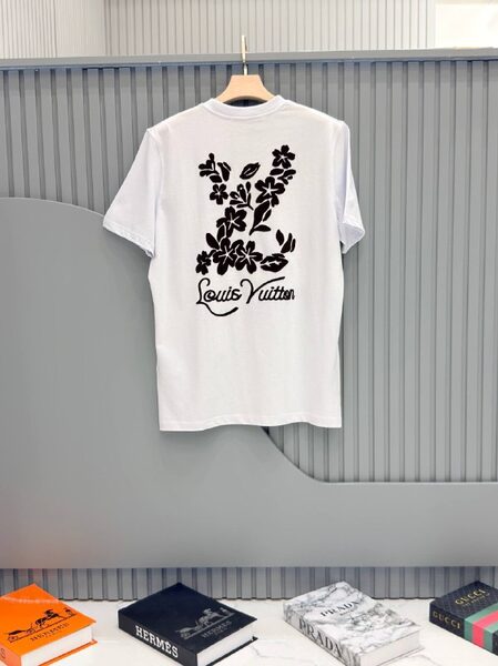 Apparel — TGvYKwfFirPS view 2