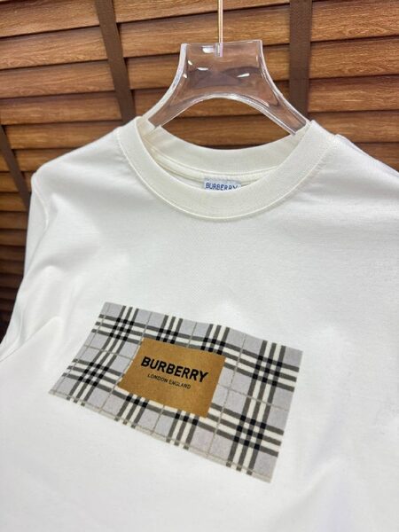 Apparel — TGvpkNhWNkQc view 2