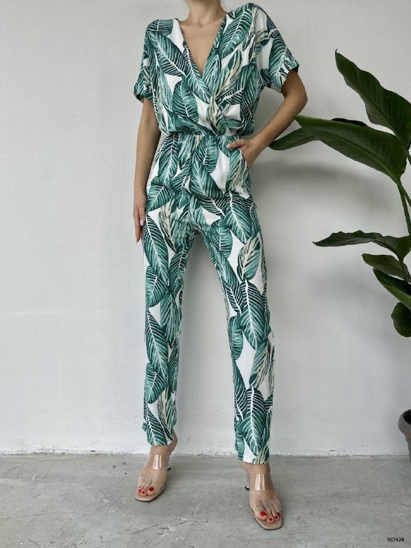 Apparel — TGvugrQOdrX0 view