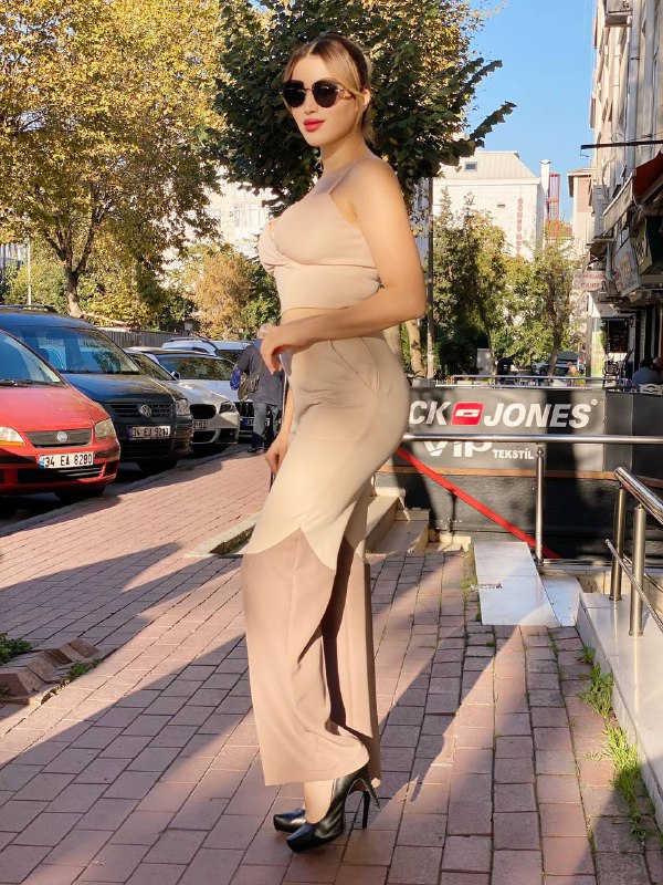 Apparel — TGvve7_sZrlk view