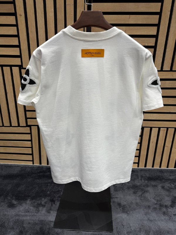 Apparel — TGvwFmDyrSgr view