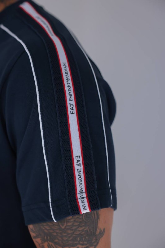 Apparel — TGvyV0mu9z4Q view