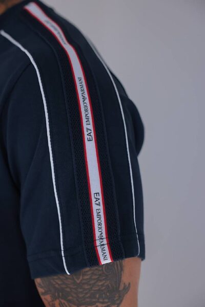 Apparel — TGvyV0mu9z4Q view 4