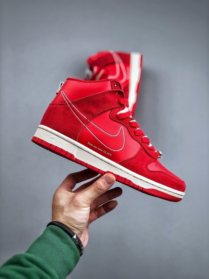 Nike SB Dunk High First Use University Red view